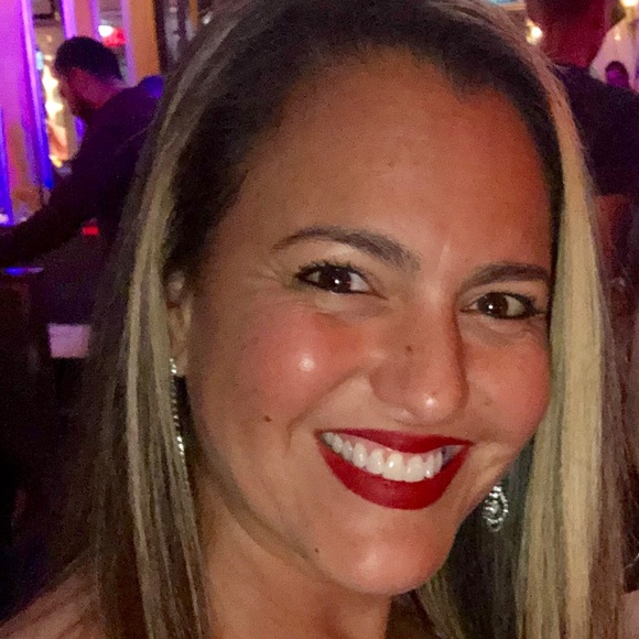 Meet the Posher Other - Meet your Posher, Liza